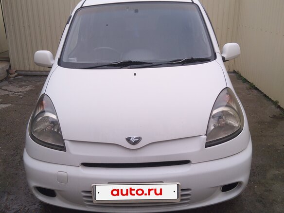 2001 Toyota FunCargo, белый, 550000 рублей