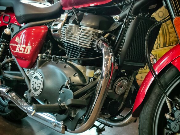 2026 Royal Enfield Super Meteor, красный, 792000 рублей - вид 14