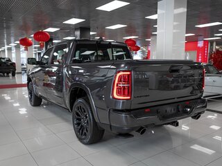 2026 Ram 1500 Crew Cab V Рестайлинг, серый, 9690000 рублей, вид 4