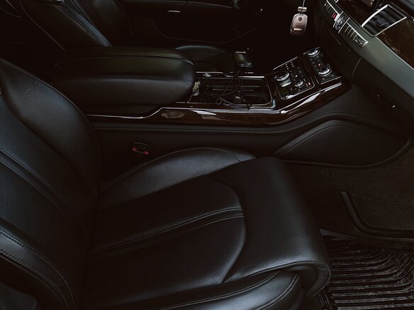 2010 Audi A8 III (D4), серый, 1300000 рублей - вид 7
