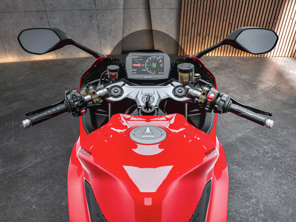 2025 Ducati Panigale V2, красный, 2400000 рублей - вид 4