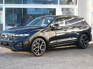 2025 Volkswagen Touareg III Рестайлинг, чёрный, 9900000 рублей, вид 4