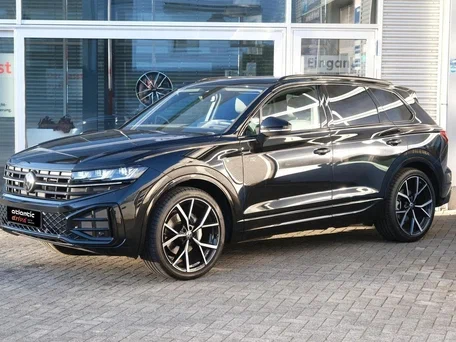 2025 Volkswagen Touareg III Рестайлинг, чёрный, 9900000 рублей, вид 4