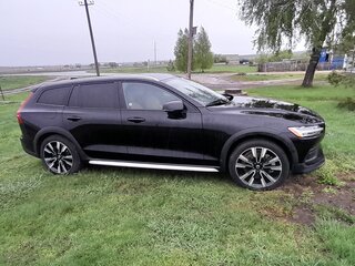 2019 Volvo V60 Cross Country II, чёрный, 3550000 рублей, вид 4