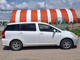 2003 Toyota Wish I, белый, 570000 рублей, вид 4