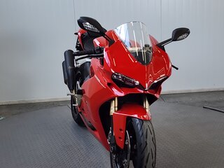2015 Ducati 1299 Panigale, красный, 1129000 рублей, вид 3