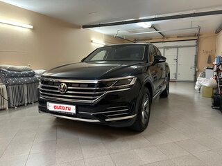 2019 Volkswagen Touareg III, чёрный, 6000000 рублей, вид 1