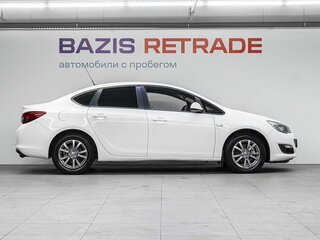 2014 Opel Astra J Рестайлинг, белый, 689000 рублей, вид 4