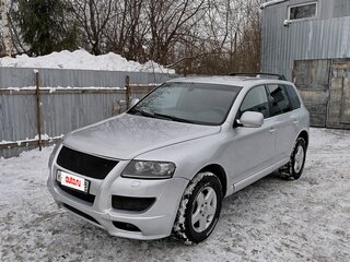 2005 Volkswagen Touareg I, серебристый, 1150000 рублей, вид 1