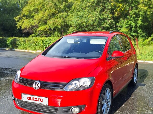 2011 Volkswagen Golf Plus II, красный, 1399000 рублей - вид 5
