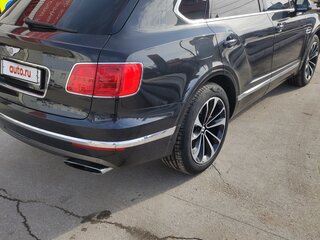 2017 Bentley Bentayga I, чёрный, 10300000 рублей, вид 3