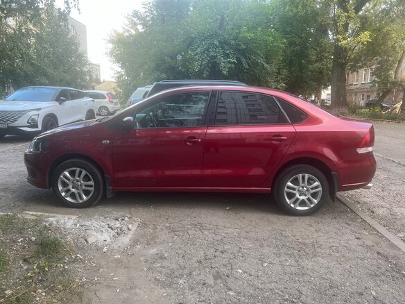2011 Volkswagen Polo V, красный, 630000 рублей - вид 1