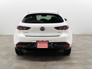2019 Mazda 3 IV (BP), белый, 1700000 рублей, вид 4