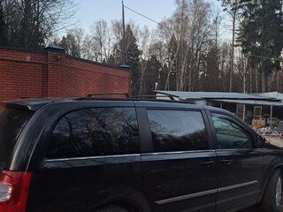 2011 Chrysler Town & Country V Рестайлинг, чёрный, 1350000 рублей, вид 3
