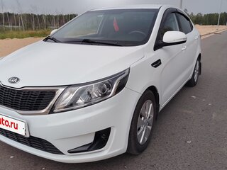 2014 Kia Rio 6-speed III, белый, 820000 рублей, вид 3