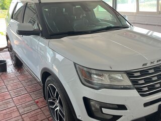 2016 Ford Explorer V Рестайлинг, белый, 2950000 рублей, вид 5