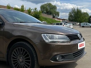 2012 Volkswagen Jetta VI, коричневый, 950000 рублей, вид 2