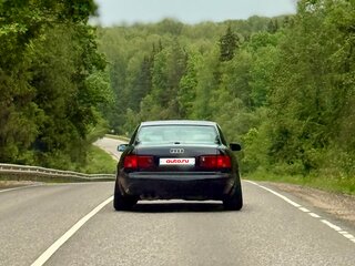 1998 Audi A8 I (D2), синий, 2000000 рублей, вид 2
