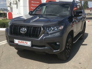 2021 Toyota Land Cruiser Prado 150 Series Рестайлинг 3, серый, 8000000 рублей, вид 2