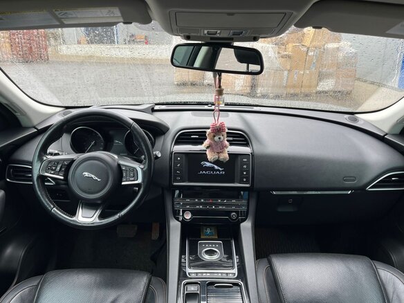 2017 Jaguar F-Pace I, серый, 2190000 рублей - вид 11