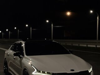2020 Kia K5 III, белый, 2900000 рублей, вид 1