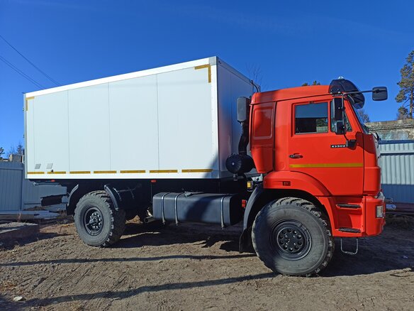 2022 КамАЗ 4350, оранжевый, 7000000 рублей