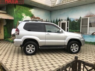 2003 Toyota Land Cruiser Prado 120 Series, серебристый, 2350000 рублей, вид 3