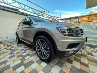 2019 Volkswagen Tiguan II, серый, 4200000 рублей, вид 5