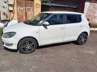2012 Skoda Fabia II Рестайлинг, белый, 360000 рублей, вид 3