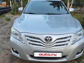 2011 Toyota Camry VI (XV40) Рестайлинг, серебристый, 1340000 рублей, вид 1