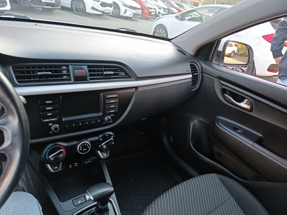 2019 Kia Rio IV, белый, 1450000 рублей - вид 9