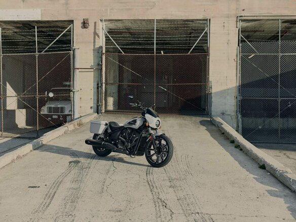 2026 Indian Scout, серый, 2440000 рублей - вид 24