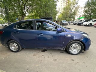 2015 Kia Rio III Рестайлинг, синий, 450000 рублей, вид 4