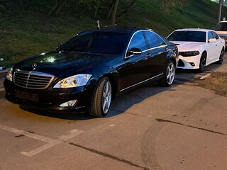 2008 Mercedes-Benz S-Класс 500 V (W221), чёрный, 1750000 рублей, вид 3