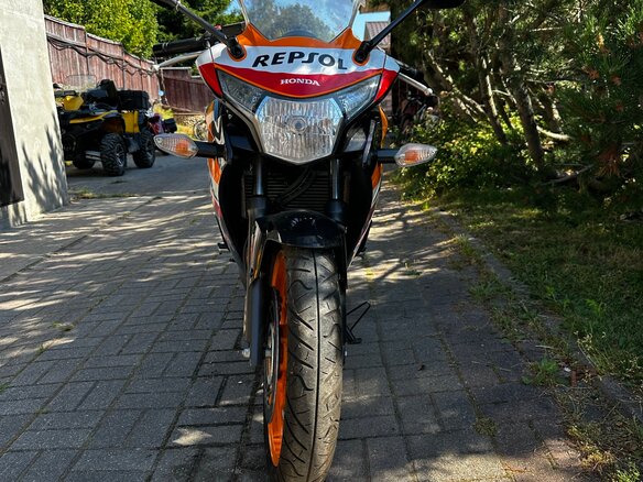 2013 Honda CBR 250R, оранжевый, 450000 рублей - вид 2