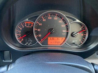 2011 Toyota Ractis II, белый, 990000 рублей, вид 4