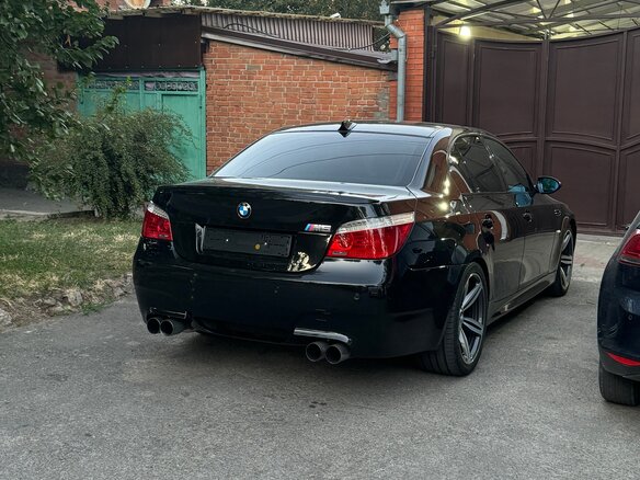 2008 BMW M5 IV (E60/E61), чёрный, 2900000 рублей - вид 7