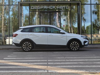 2024 Lada (ВАЗ) Vesta SW Cross I Рестайлинг (NG), белый, 1595000 рублей, вид 4