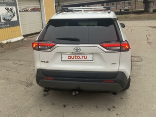2020 Toyota RAV4 V (XA50), белый, 2400000 рублей, вид 3