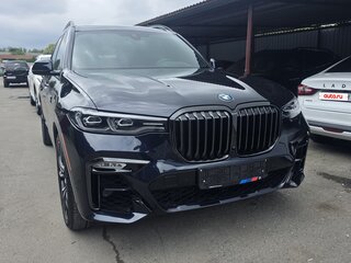 2021 BMW X7 40i I (G07), синий, 8000000 рублей, вид 3