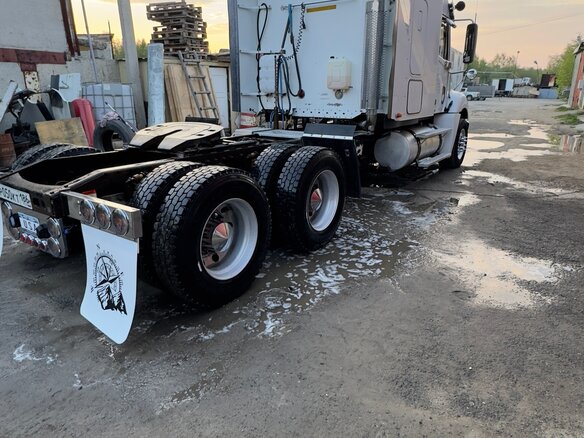 2003 Freightliner Columbia, белый, 3500000 рублей - вид 12