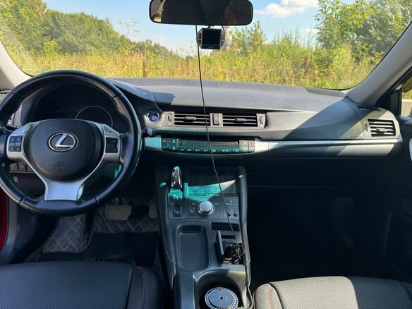 2011 Lexus CT 200h I, красный, 1700000 рублей - вид 8