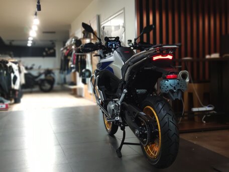 2026 Voge 900DSX, серебристый, 1033000 рублей, вид 5