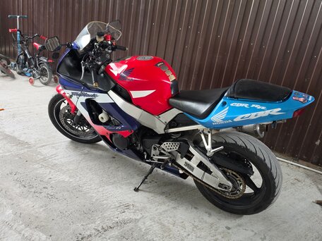 2000 Honda CBR 900RR Fireblade, красный, 345000 рублей, вид 3
