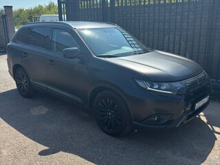 2021 Mitsubishi Outlander III Рестайлинг 3, чёрный, 2800000 рублей, вид 1