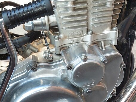 2020 Yamaha SR400, чёрный, 600000 рублей, вид 4