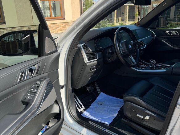 2021 BMW X5 30d IV (G05/G18), белый, 10150000 рублей - вид 9