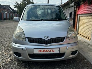 2005 Toyota FunCargo, серебристый, 650000 рублей, вид 1