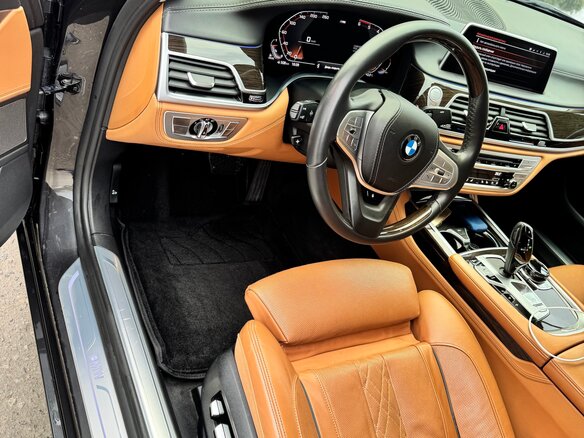 2019 BMW 7 серии Long 730Ld xDrive VI (G11/G12) Рестайлинг, серый, 5000000 рублей - вид 17