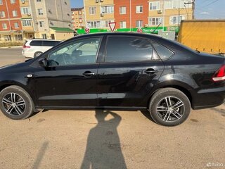 2016 Volkswagen Polo V Рестайлинг, чёрный, 1000000 рублей, вид 3